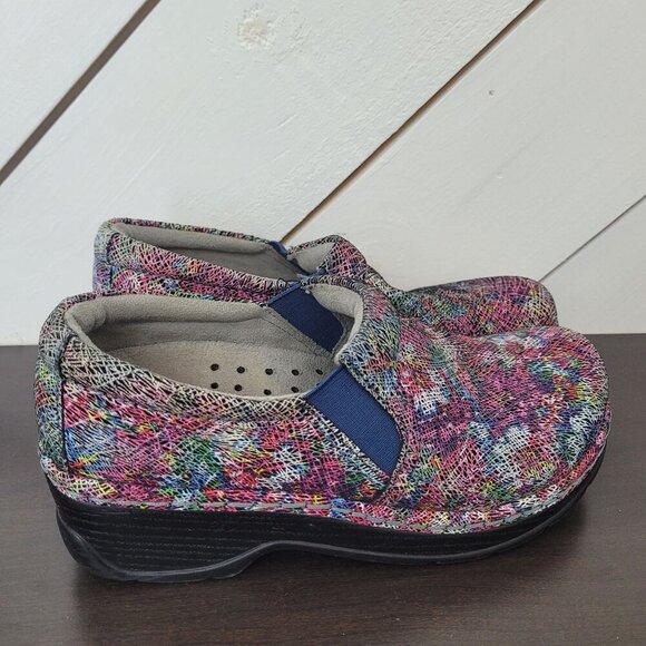 Klogs Womens Slip on Shoes Slip-Resistant Leather Upper Clogs Size 8  JPT - Picture 1 of 11
